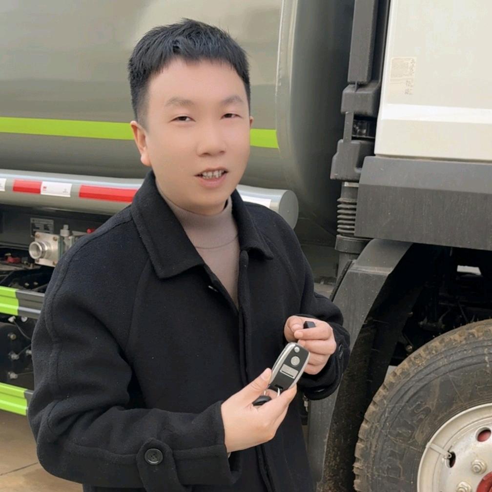 吴学长环卫车