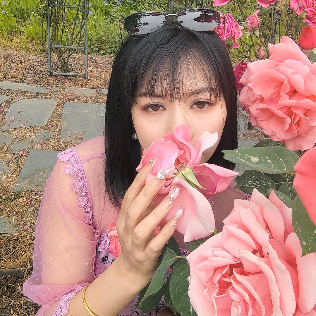 〖 一个正在努力减肥的吃货 〗