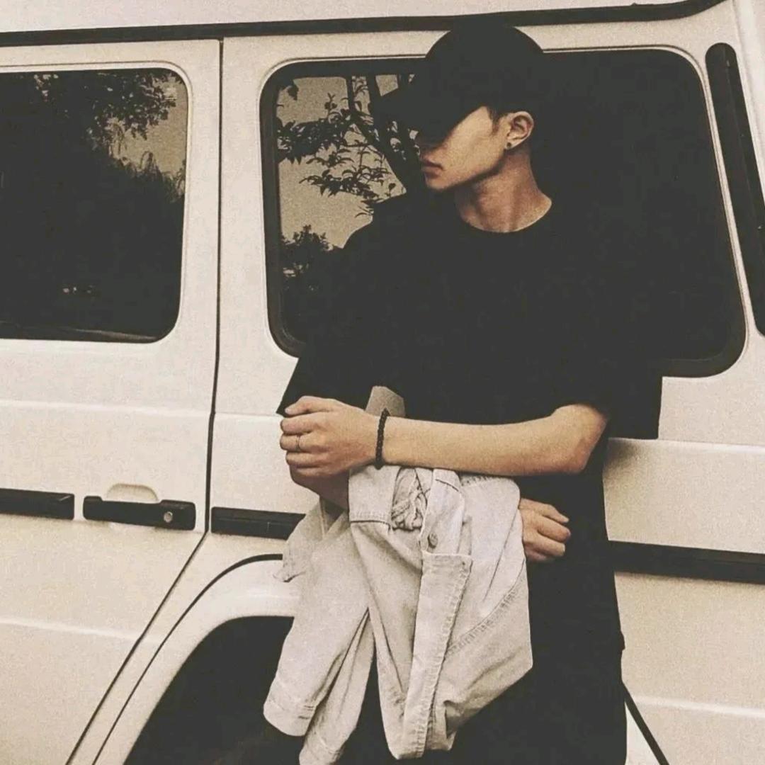 襄阳设计师丨阿彭