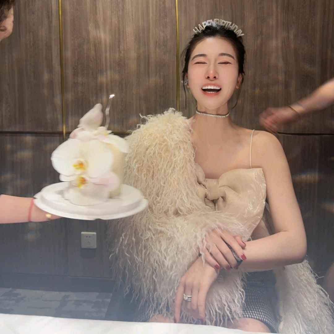 李多多多财又多亿