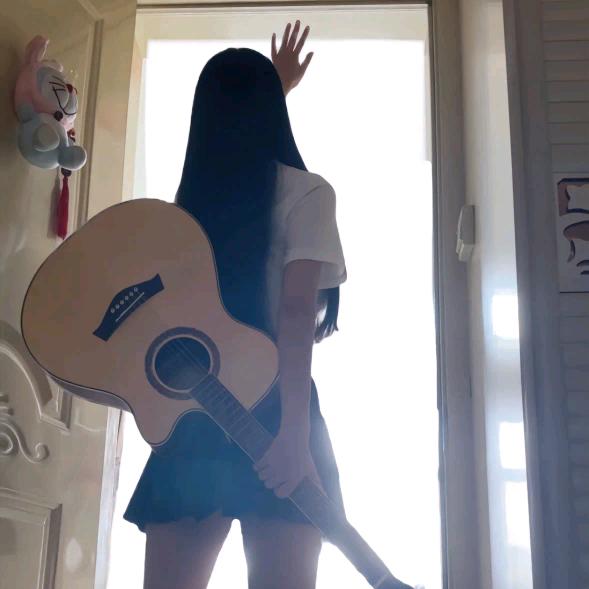 学🎸的曹小姐