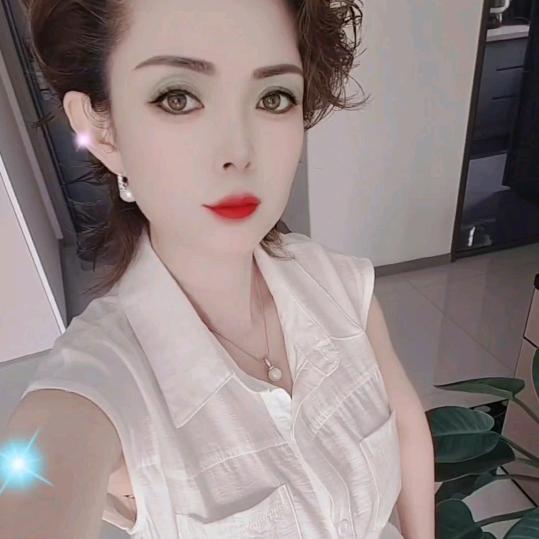 ༄🌹鹿月琪🌹🌿࿐）
