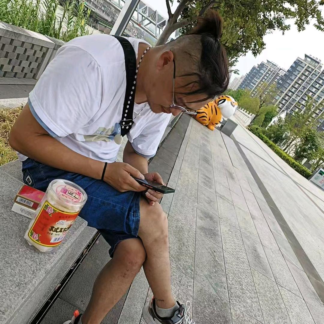 卖女孩的小火柴