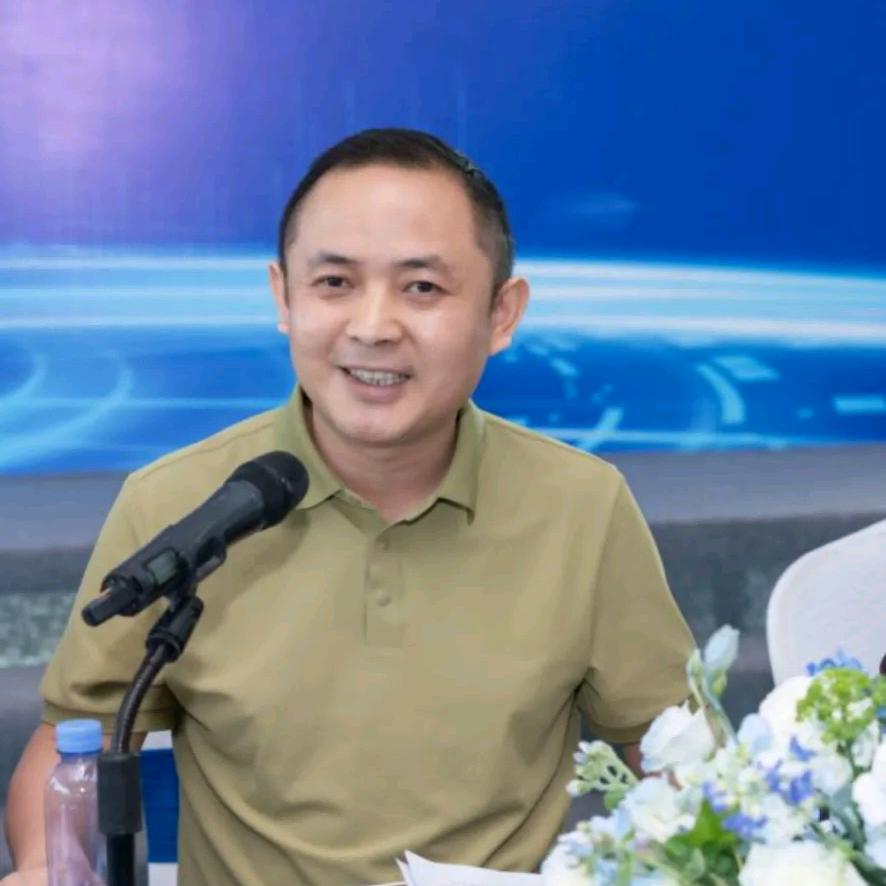 欧堡智能扫地机器人