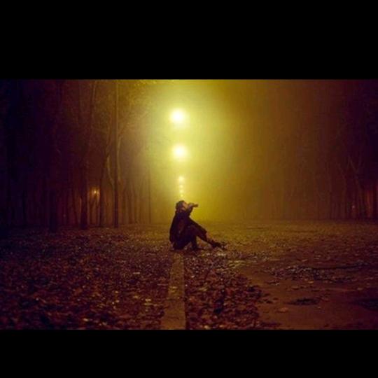 坐在坟头勾引鬼