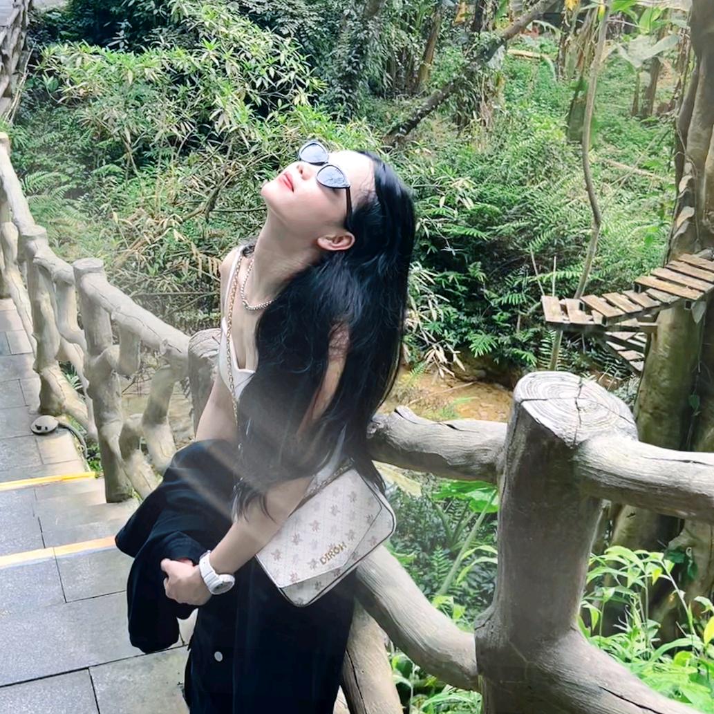 小艾爱唱歌🎼˞͛