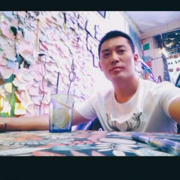 ᶘ ᵒᴥᵒᶅ 重庆快乐单身大叔  ᶘ✌