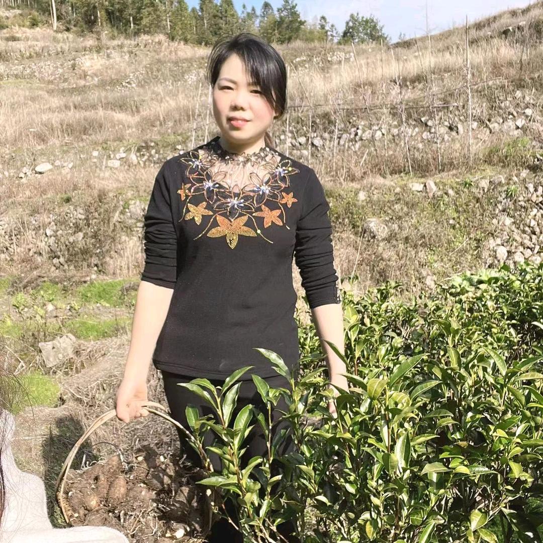 沃尔丰农资抖芳（商品在橱窗）