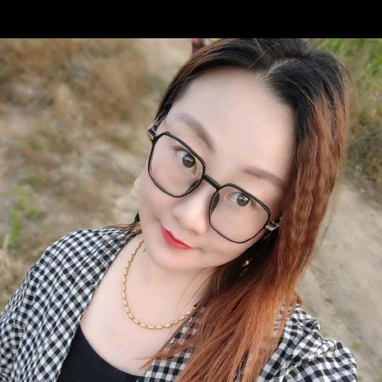 一帘幽梦醉星辰。