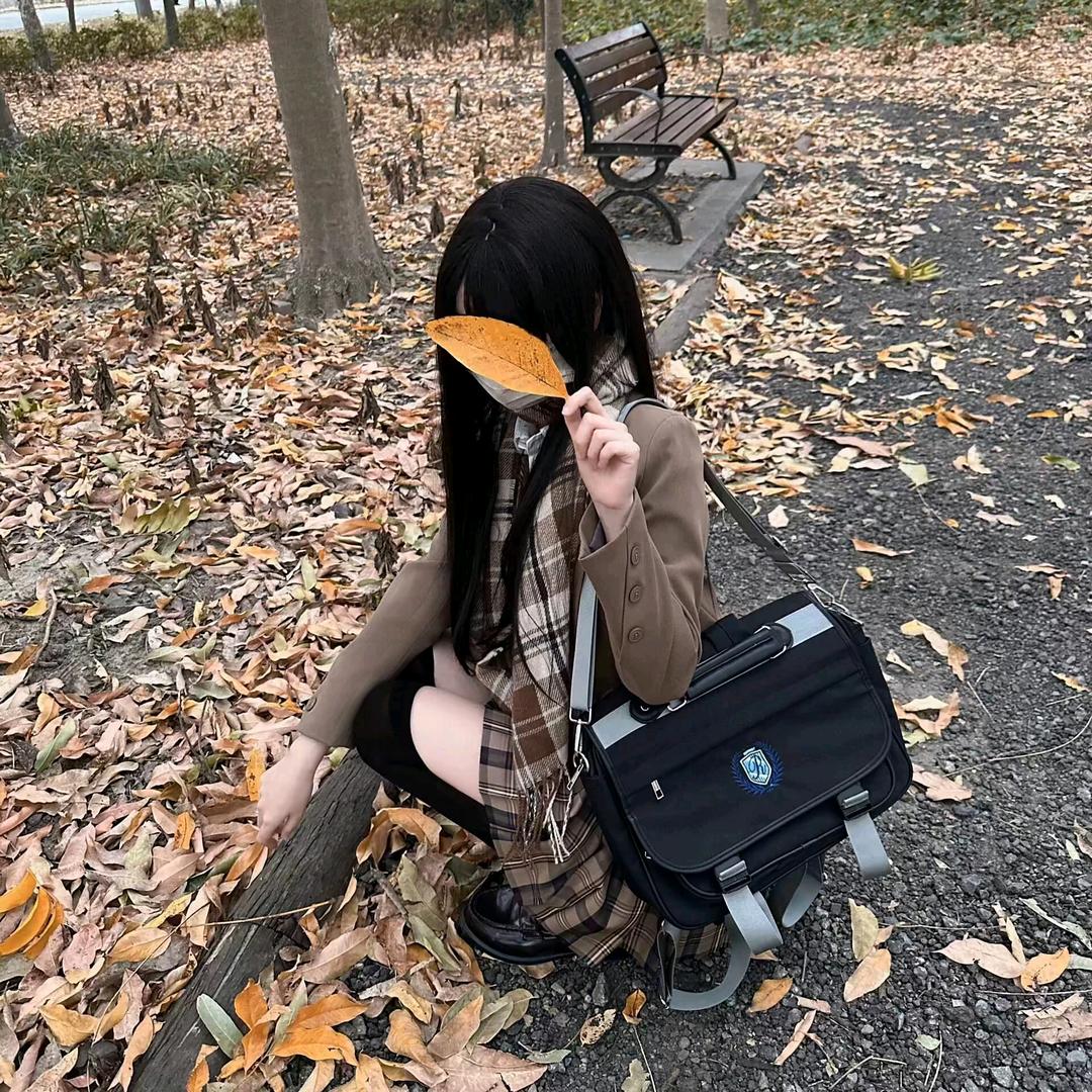 摸鱼小淇.
