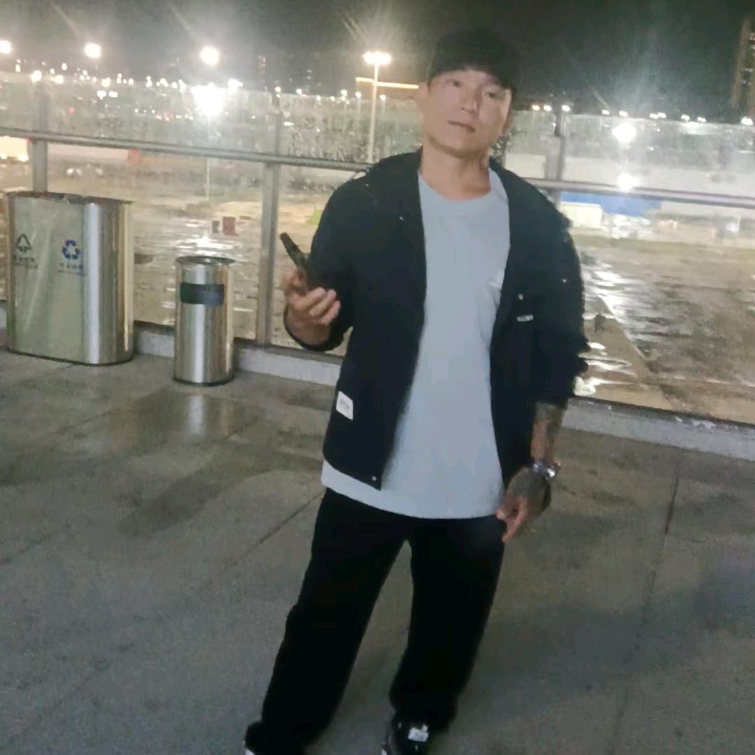 反手一巴掌