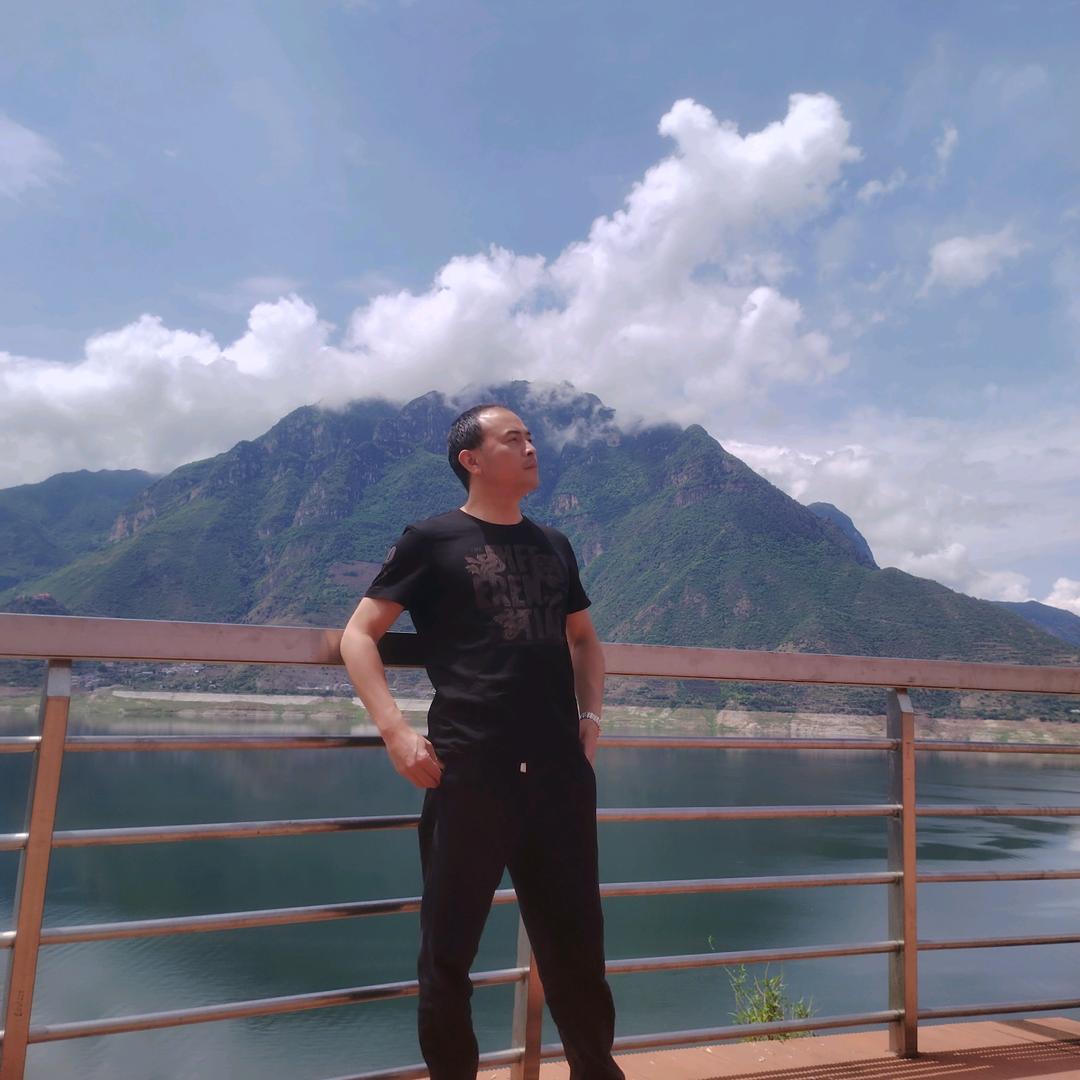 乐山瑞林城兴食品公司（腊肉定制）