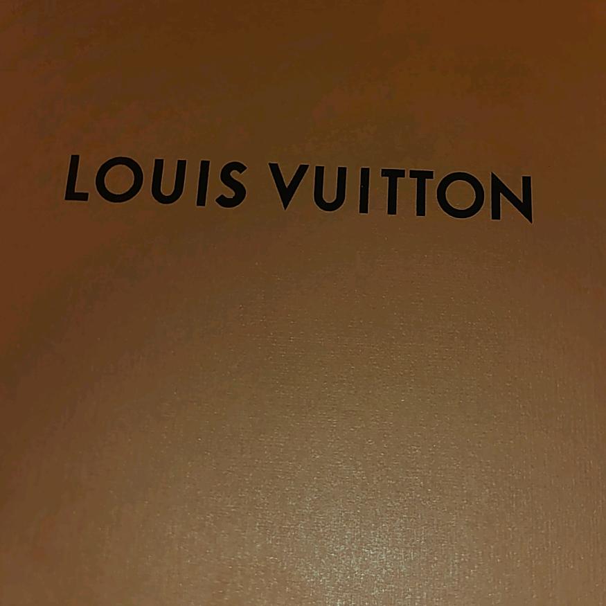 他日若得凌云志，定要血染负我人