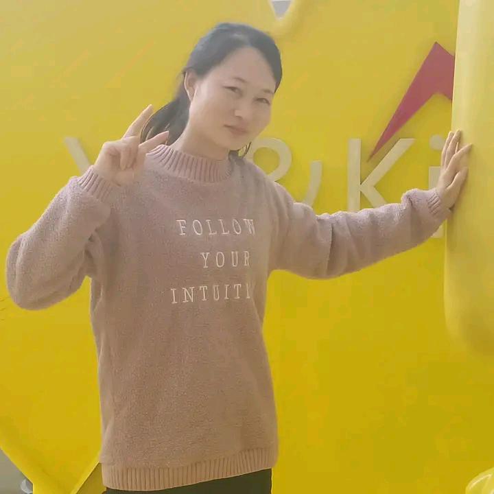 不哭的小雨