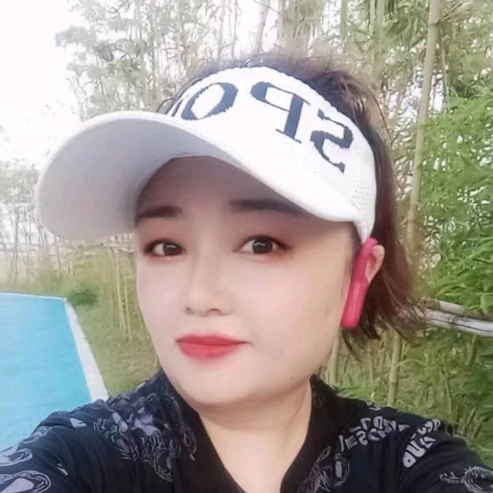 珊外有珊