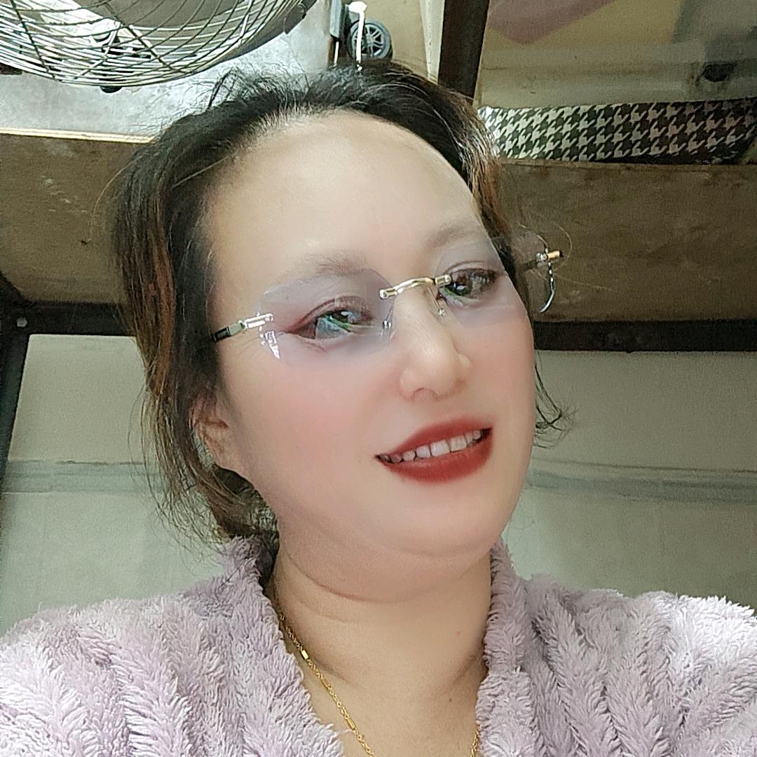 万州烤鱼店老板娘