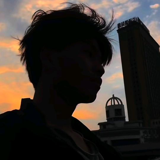 重生之性感母蟑螂嗦你痔疮