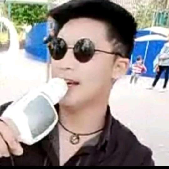 酒窝小哥🎤