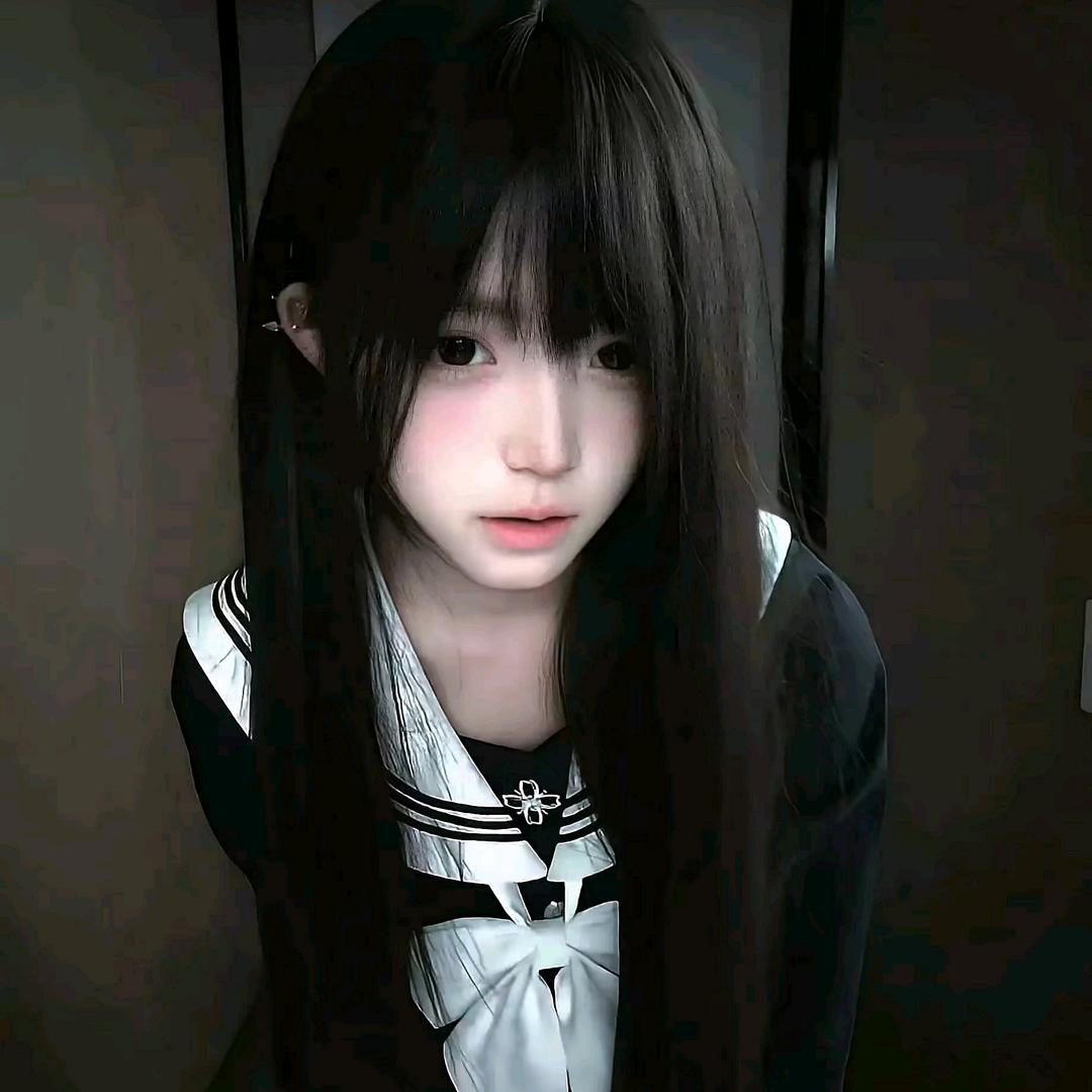 一脚踹掉厕所门