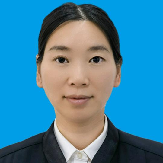何律师