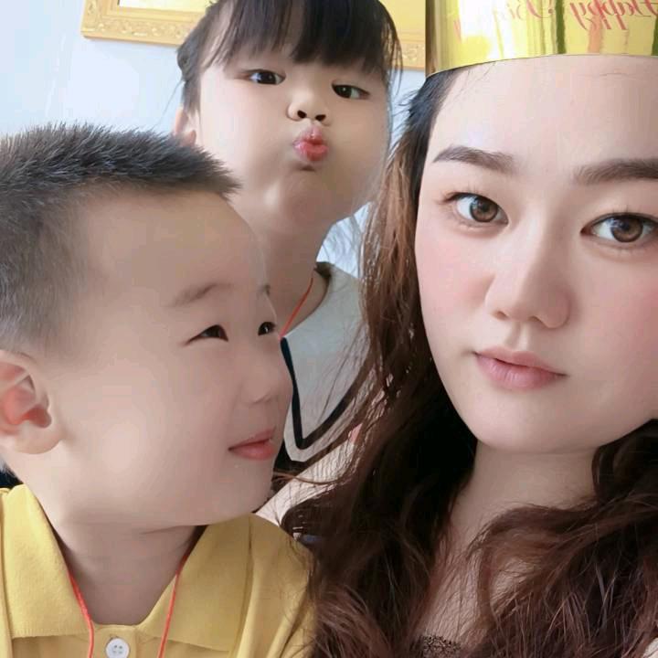 妈妈爱果👧和昂👶