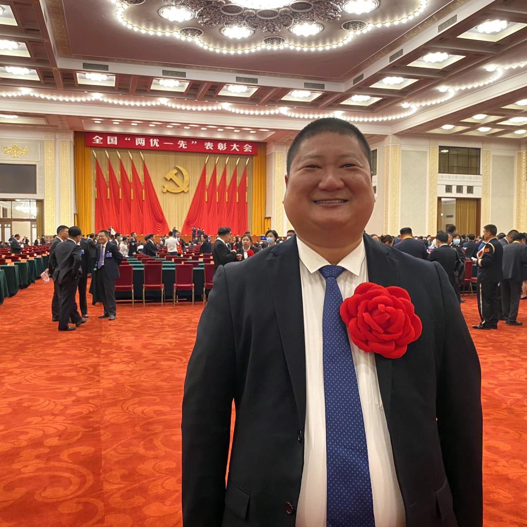兰考村官代玉建