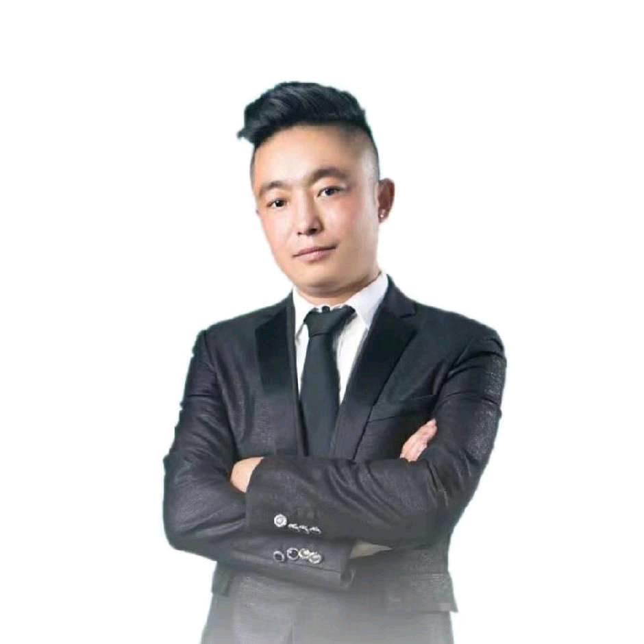哧一哈，星伟