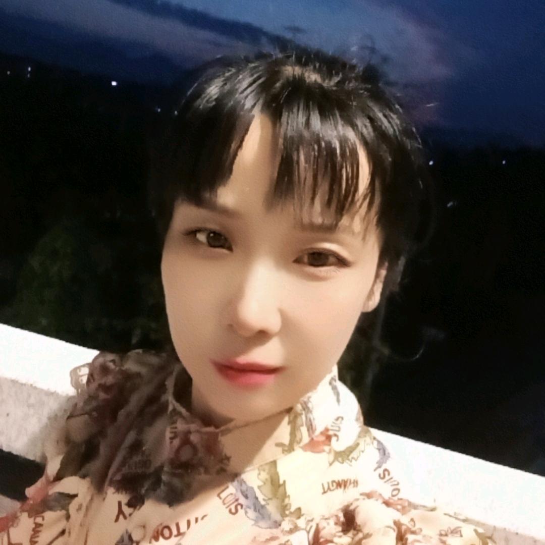 梅子吖