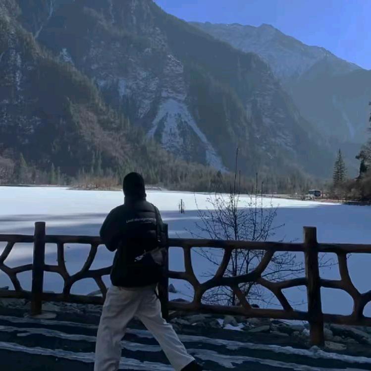 ㅤ    ︉     ㅤ