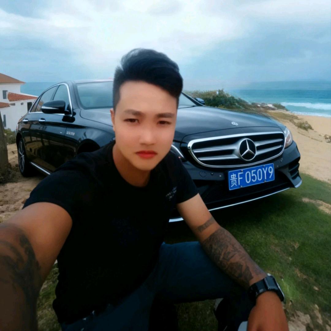 玩C奔的驾校小哥