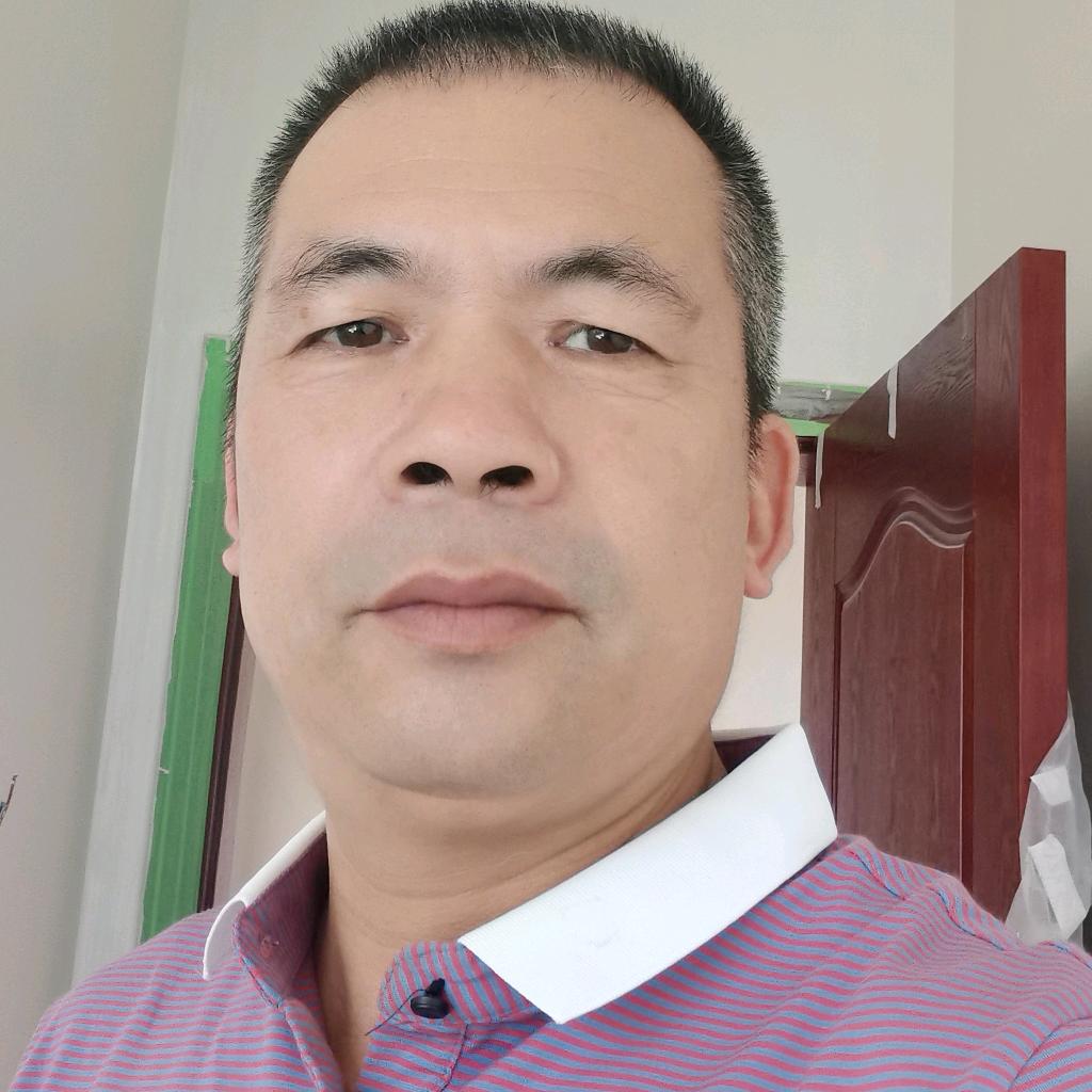 天柱村书记陈文革助农带货