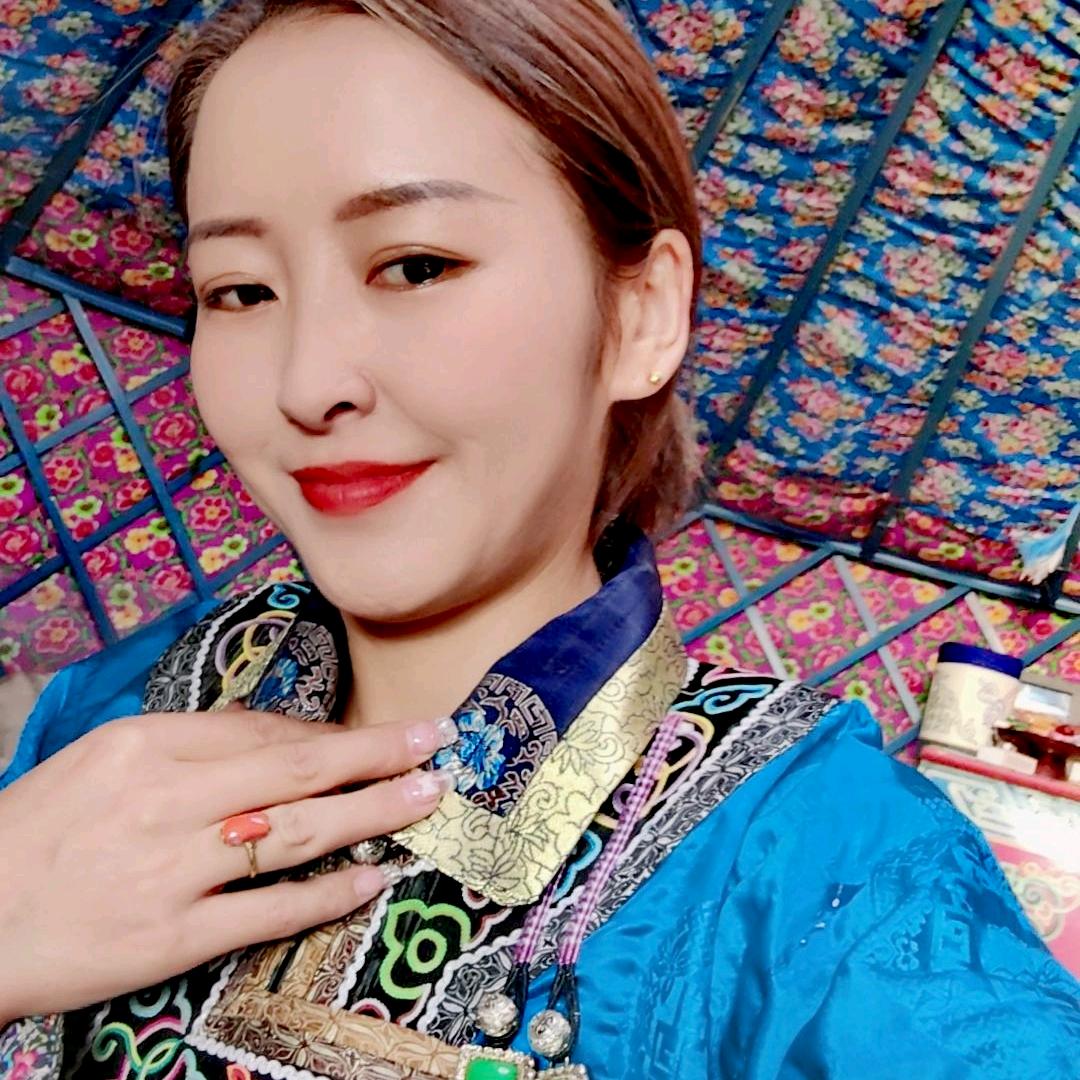 斯琴 （看我橱窗🔆