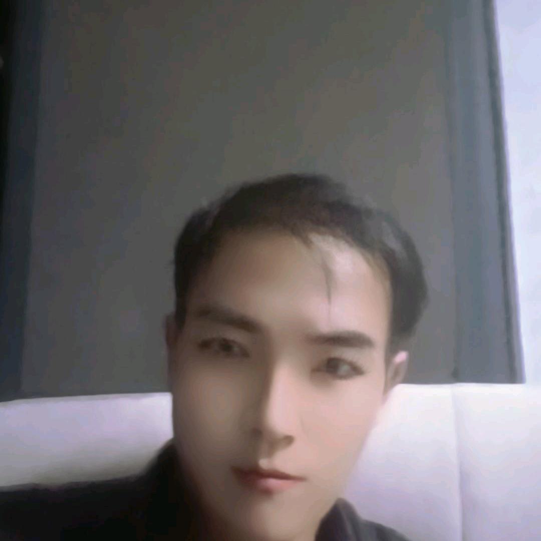 默