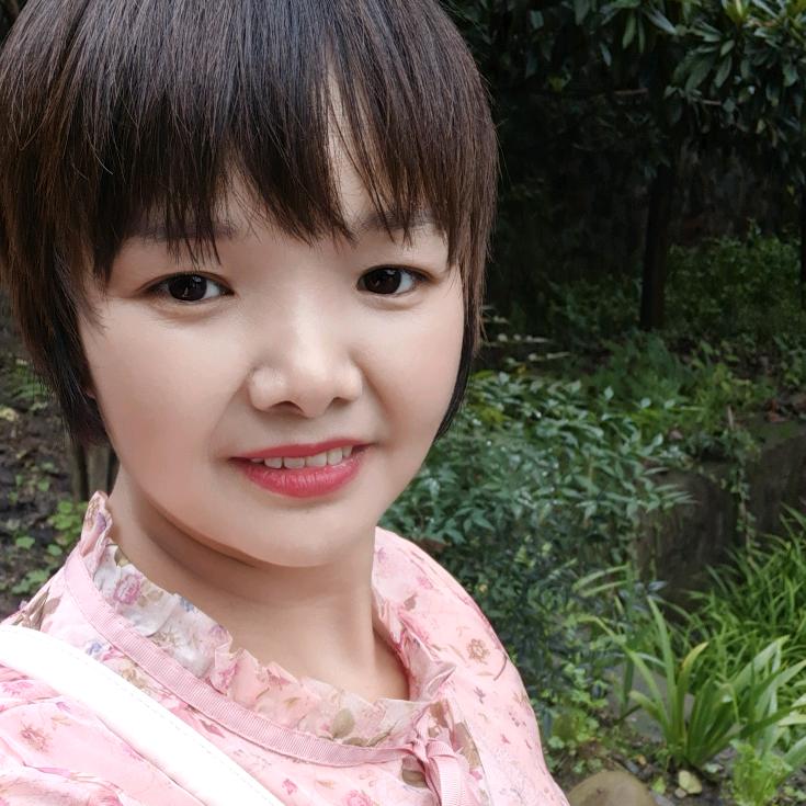 卖卤味小姐姐