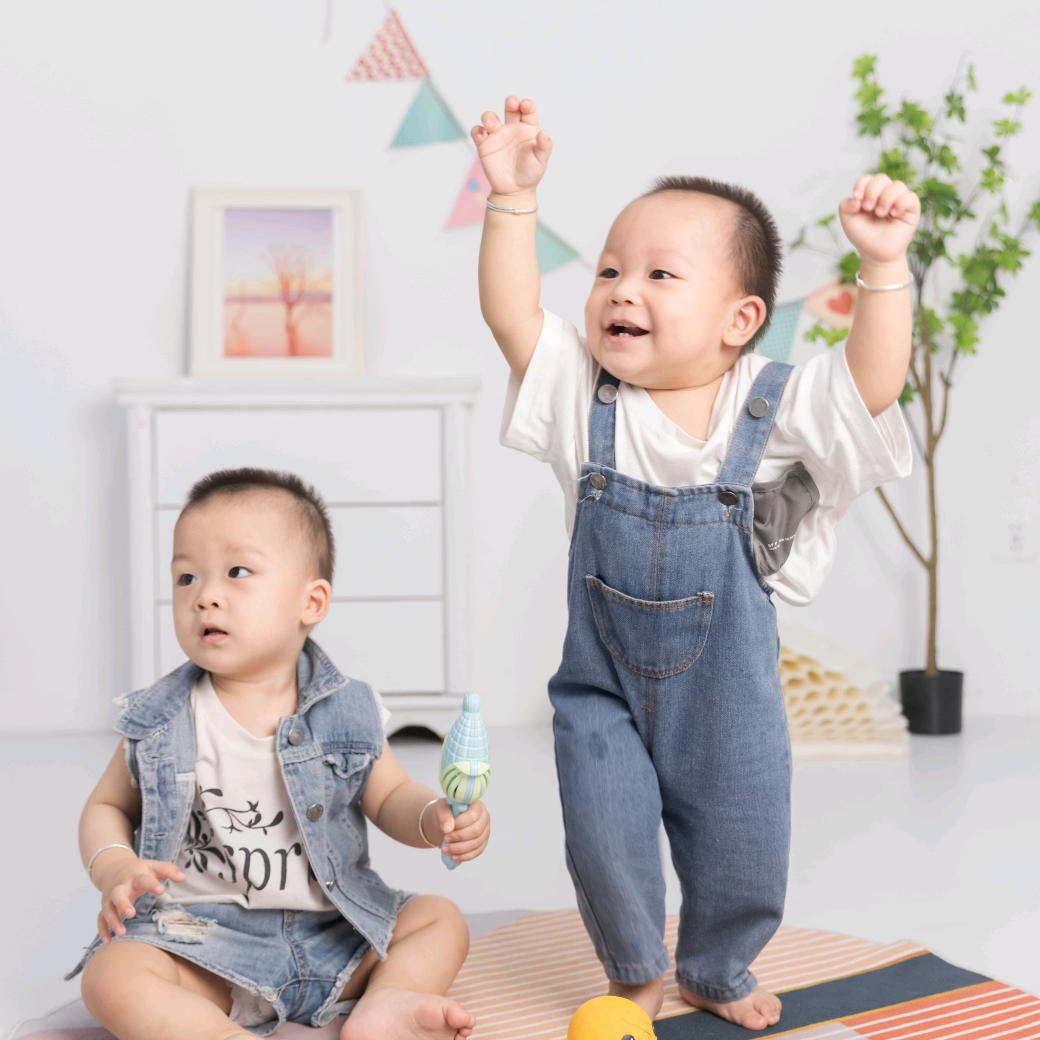 双胞胎大小宝