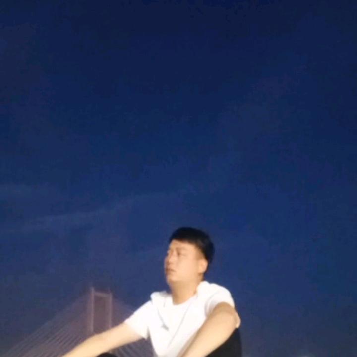 海纳百川的坤坤