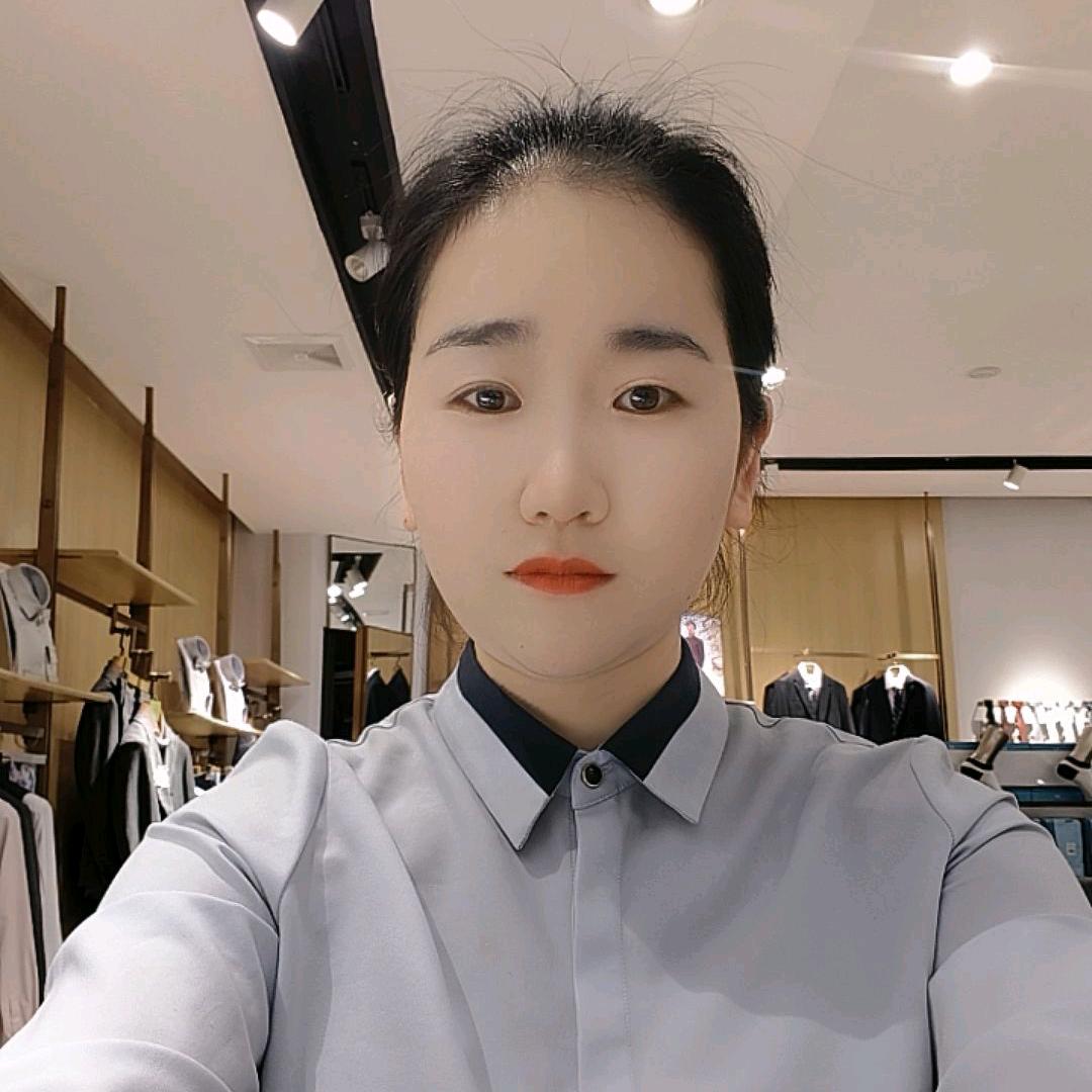 买男装的小姐姐