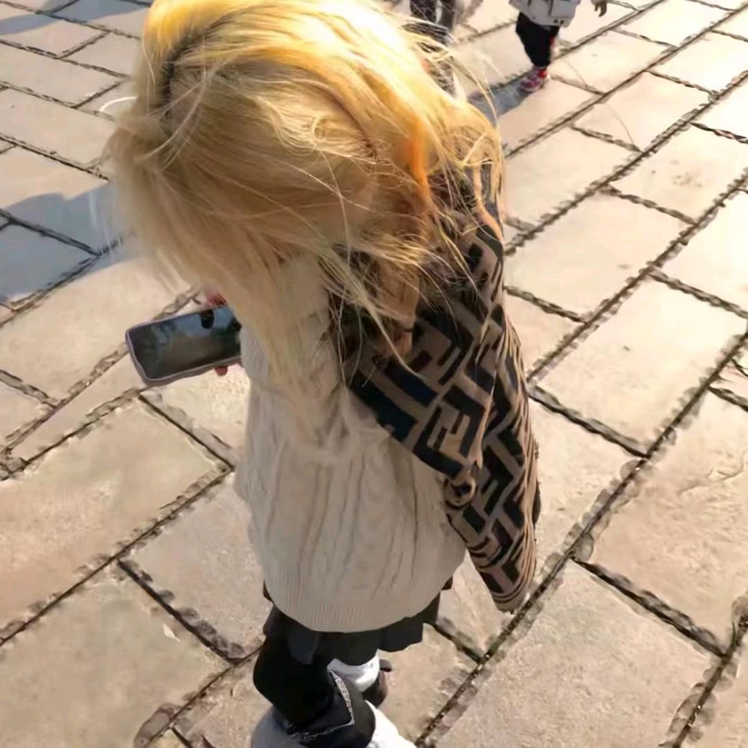 小白.
