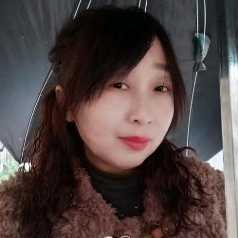 窗台上的百合