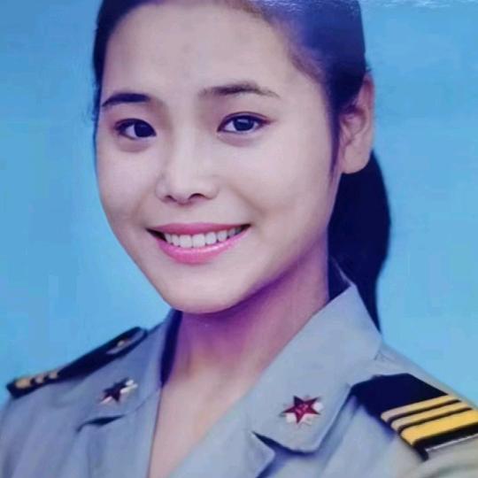 管管女兵