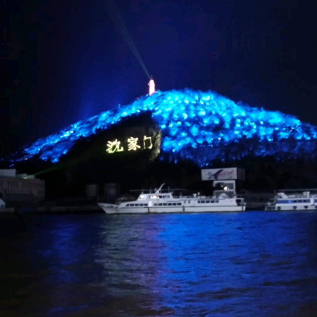 龙行天下
