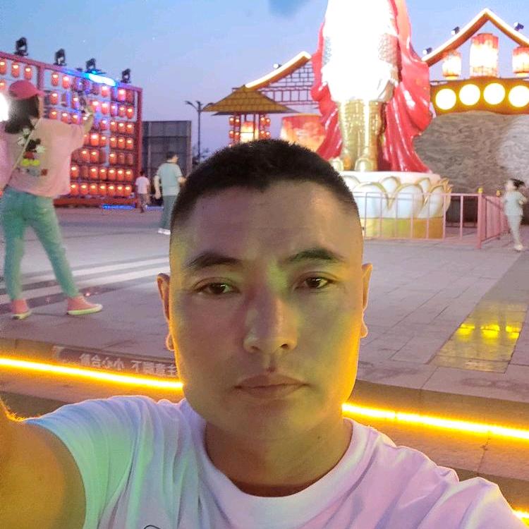 大叔我：路过的，^O^