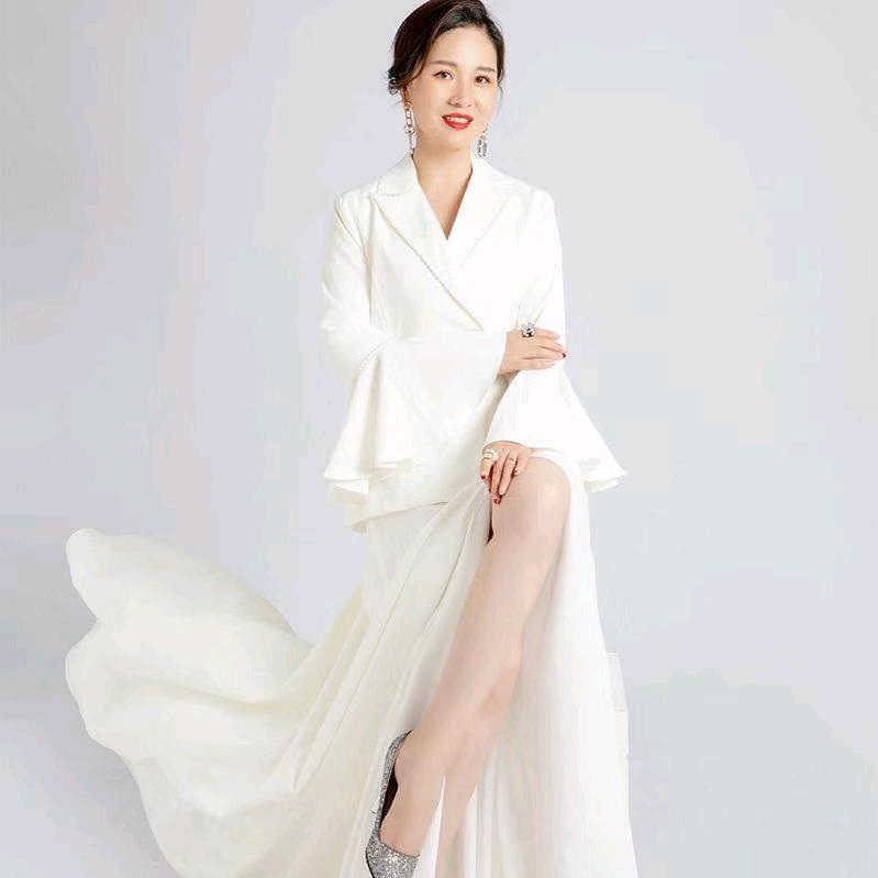 穰东教舞蹈 口才 美术的杨老师