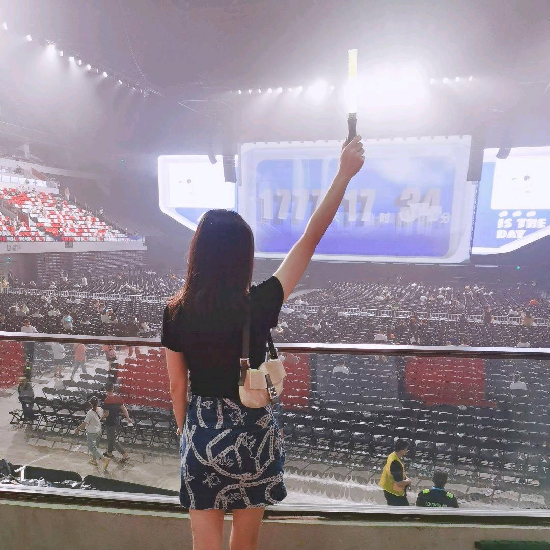 周末是只喵 💭