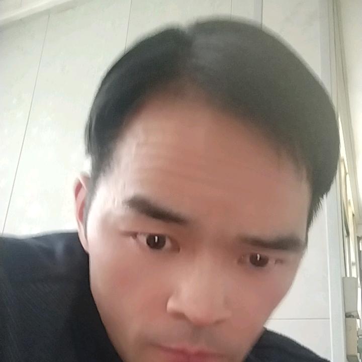 坐在轮椅上看世界