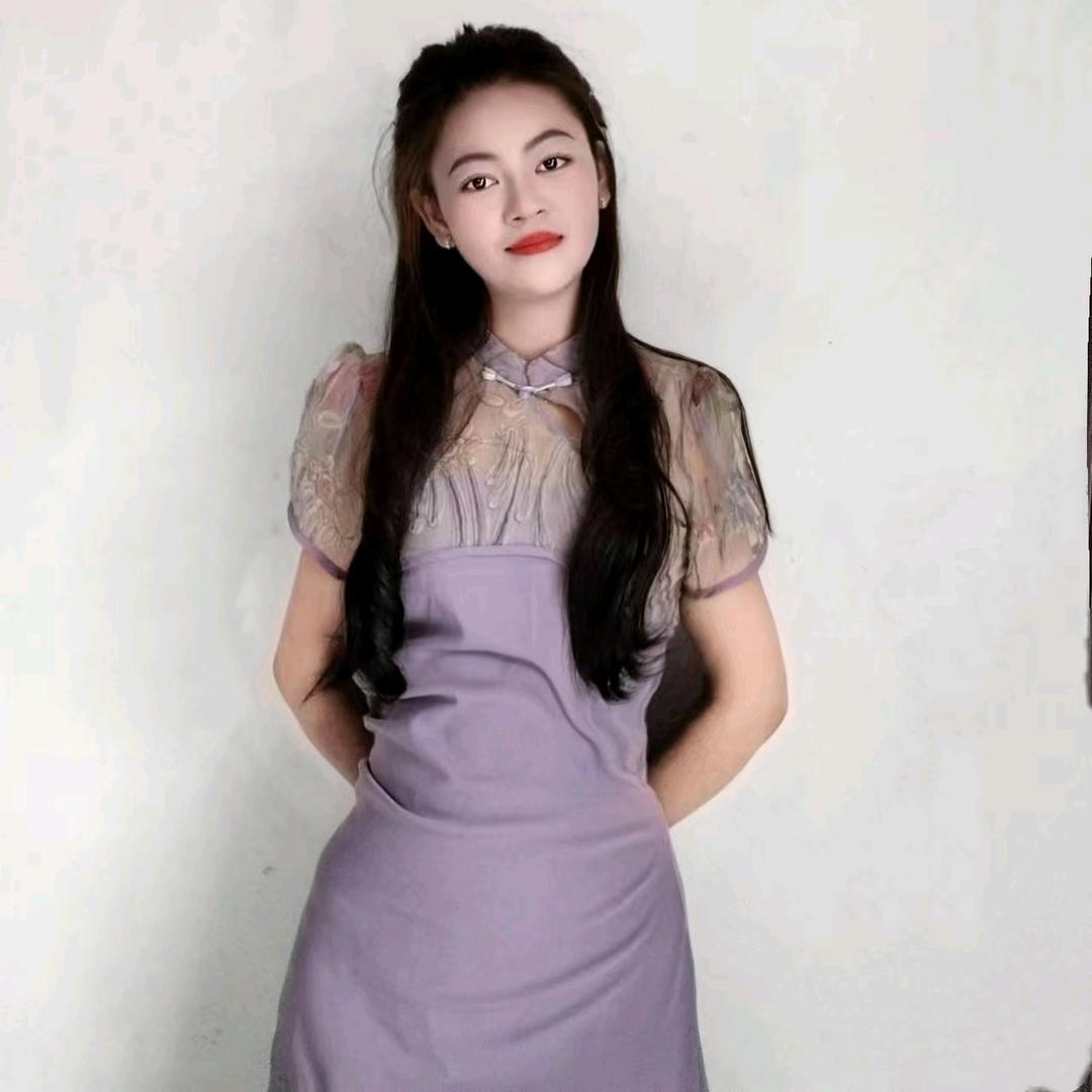 小郑（妃漾迷不脱妆粉底液）