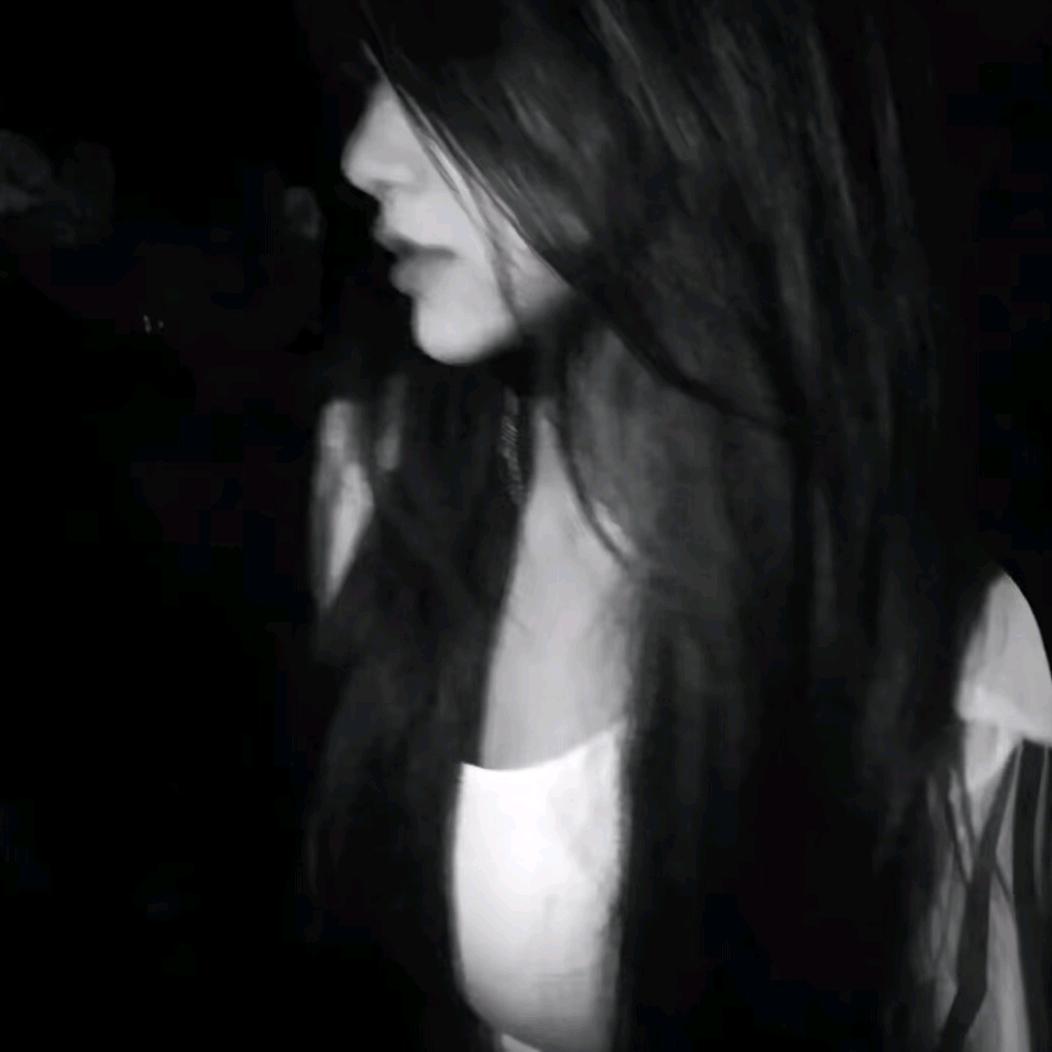 ⁷