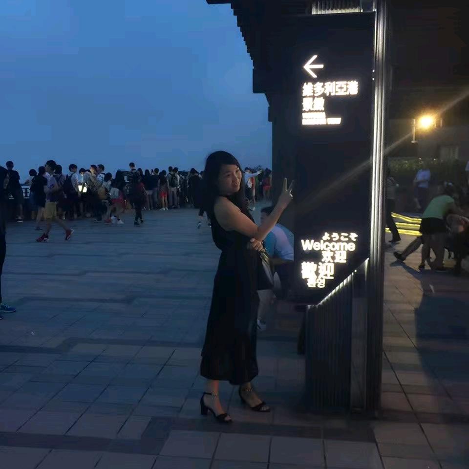 风里的一片叶子