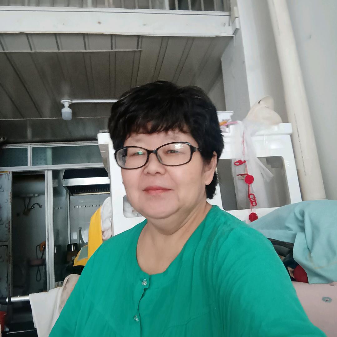 杨大妈，牵红线
