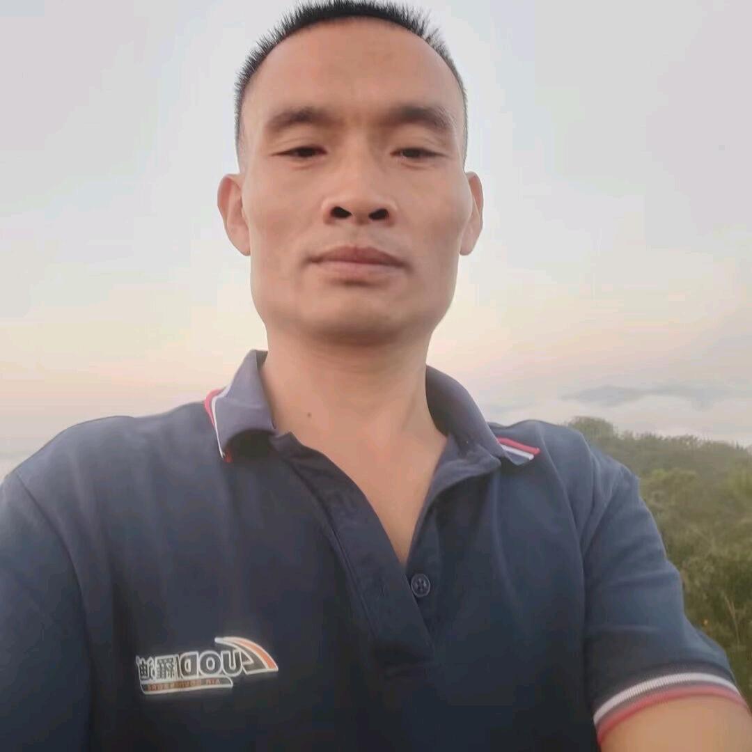 专业叉车司机，老田